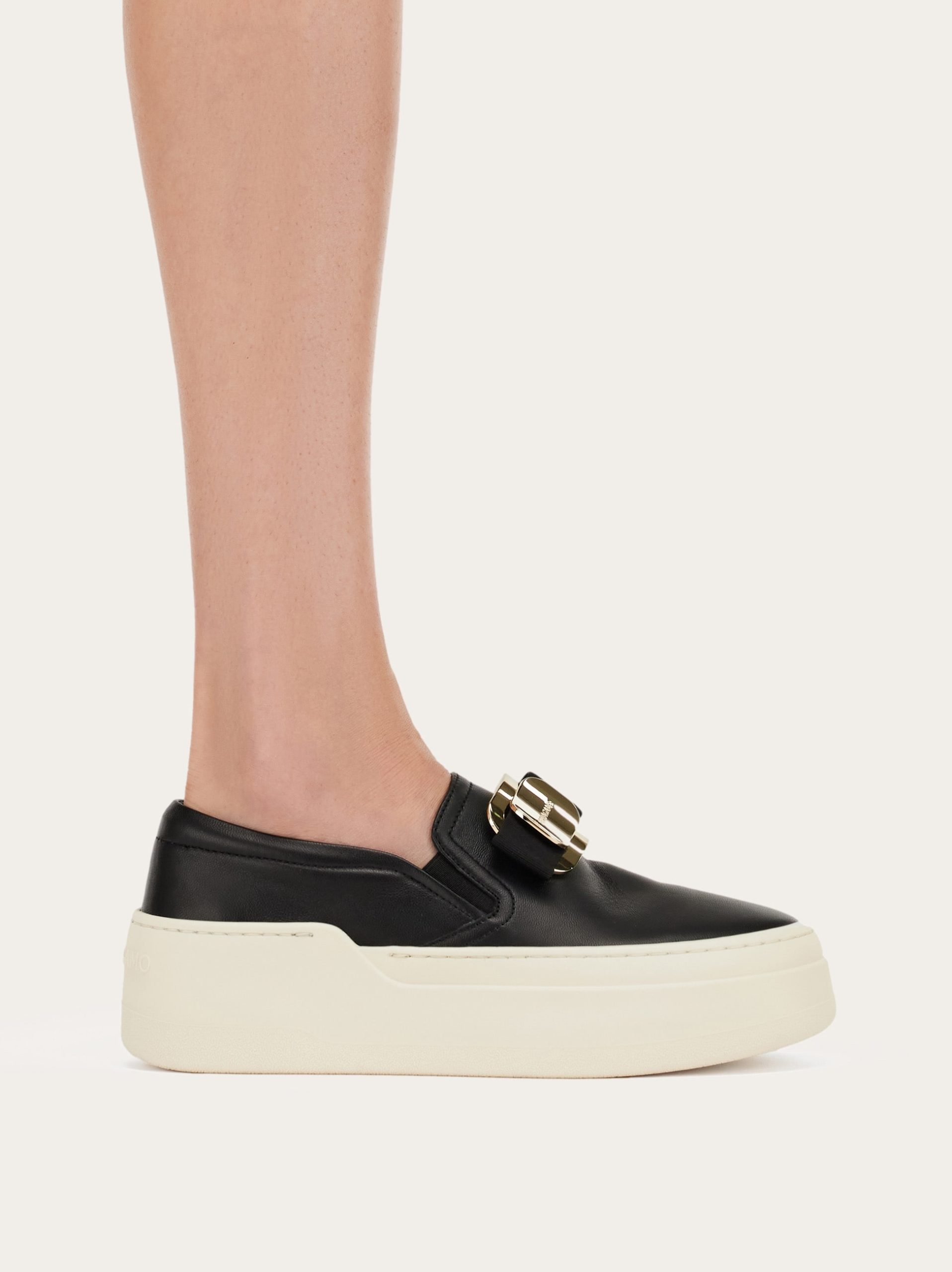 Ferragamo New Vara plate slip on - Image 6